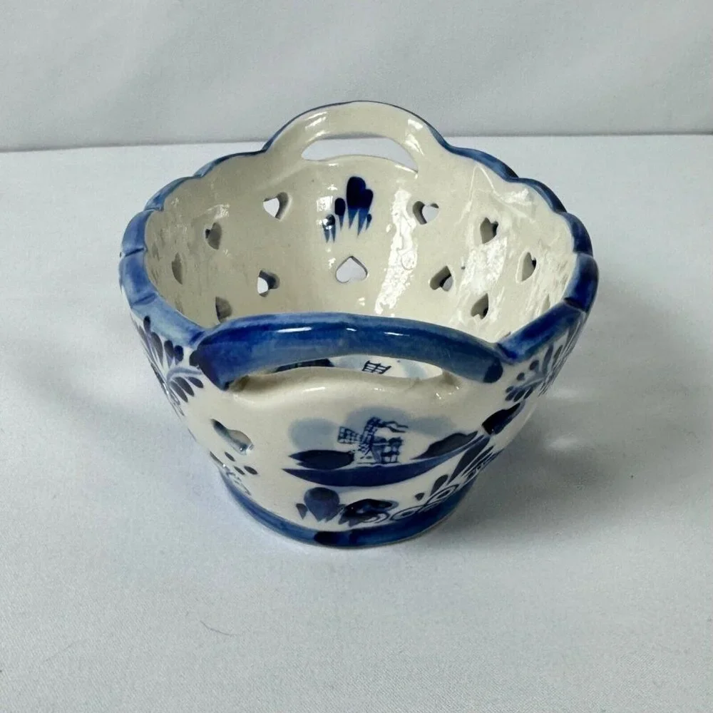 Small‎ Delft Blue Ceramic Basket Trinket Dish Windmill Hearts Holland Cobalt